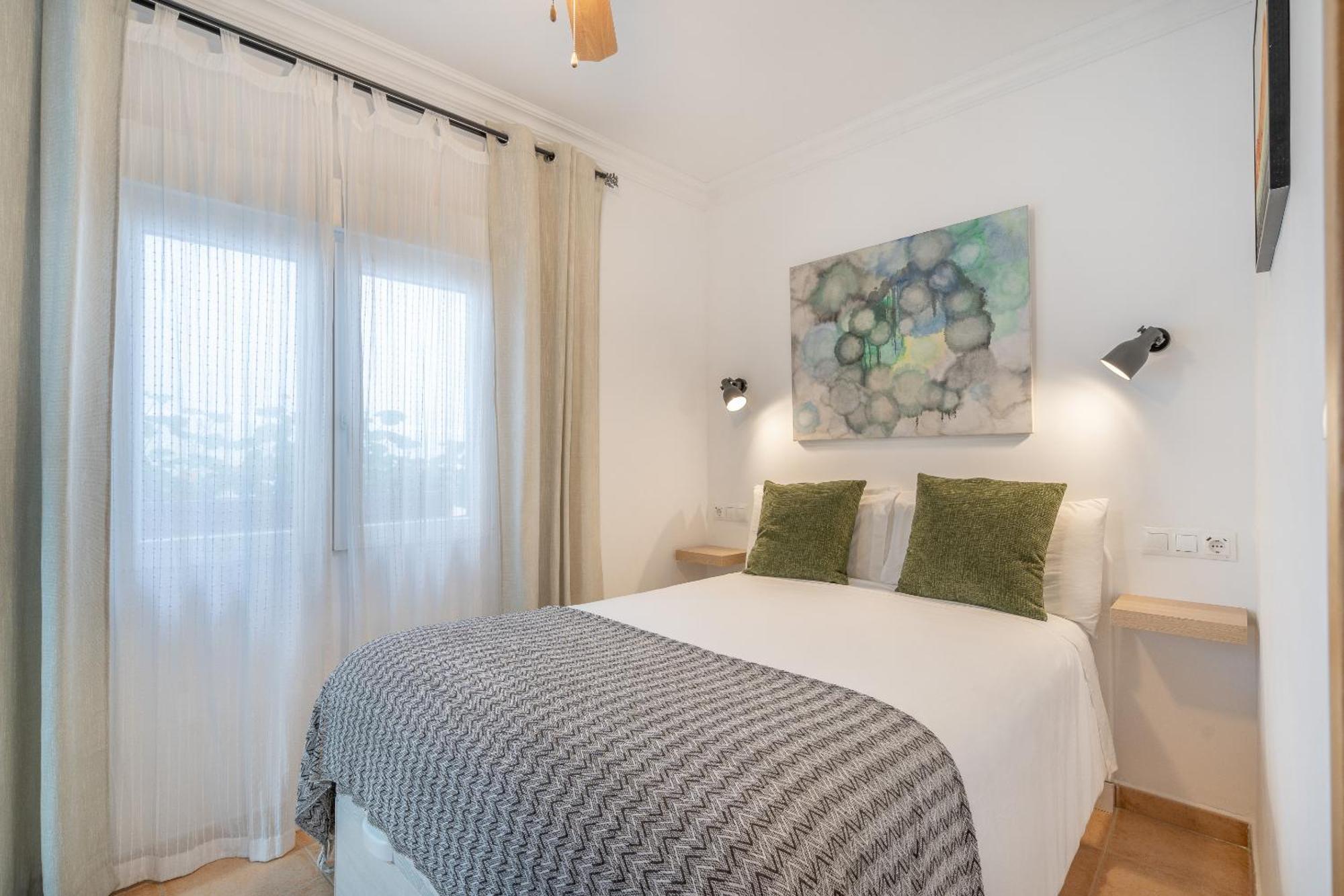 Las Brisas エステポナ 部屋 写真