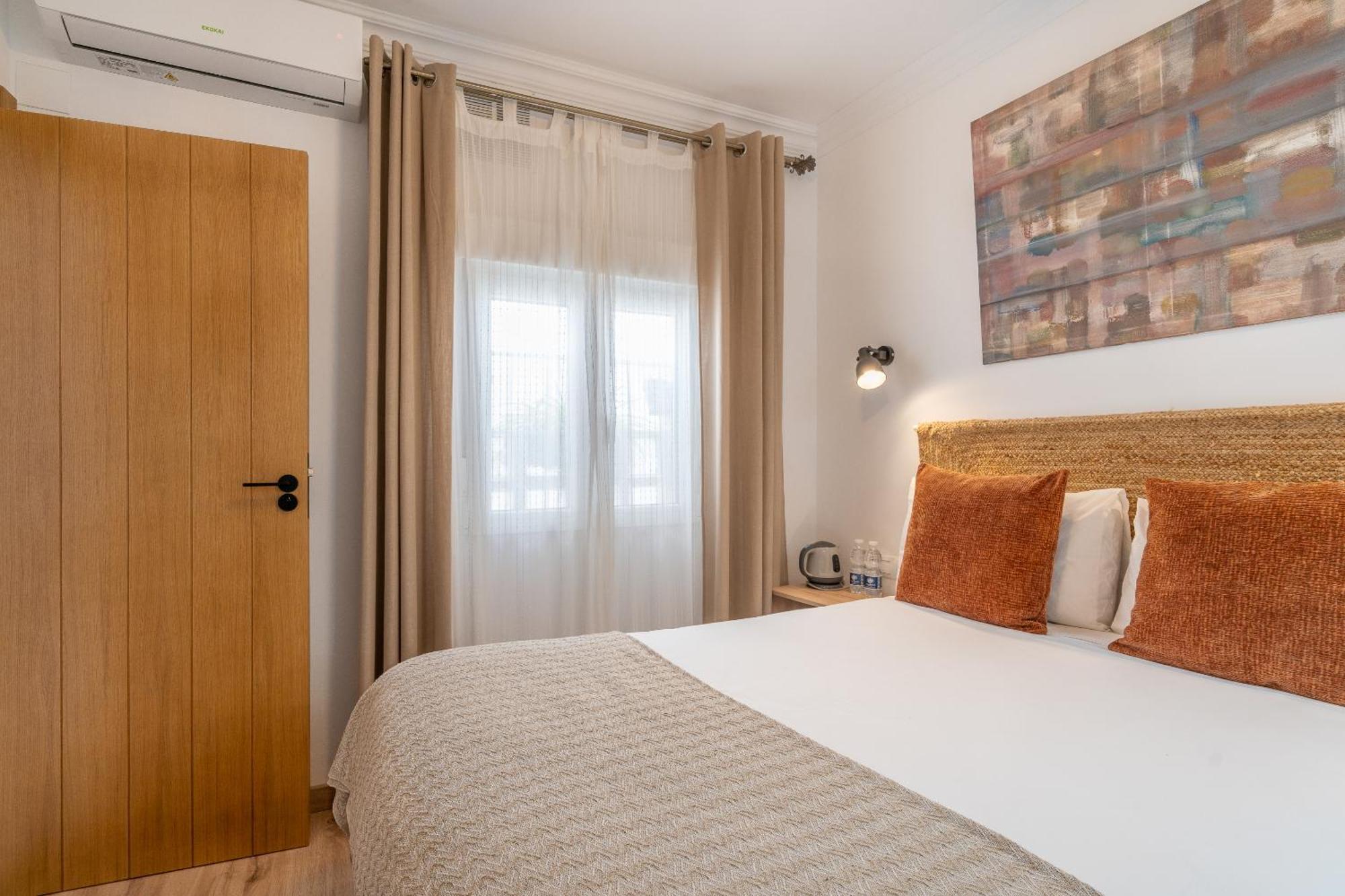 Las Brisas エステポナ 部屋 写真