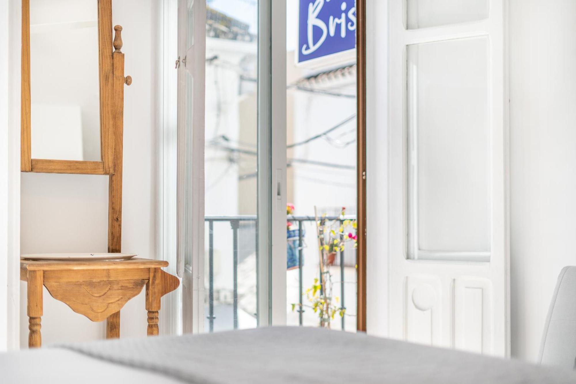 Las Brisas エステポナ 部屋 写真