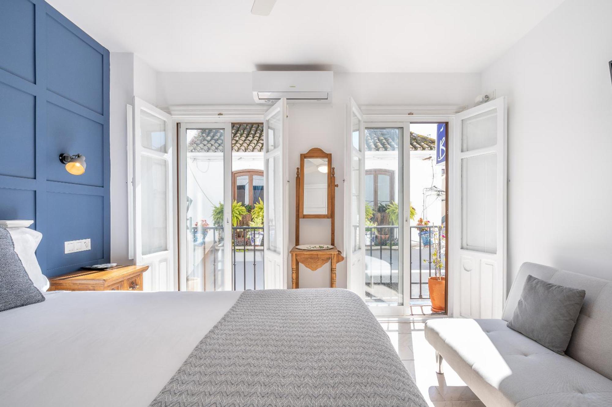 Las Brisas エステポナ 部屋 写真