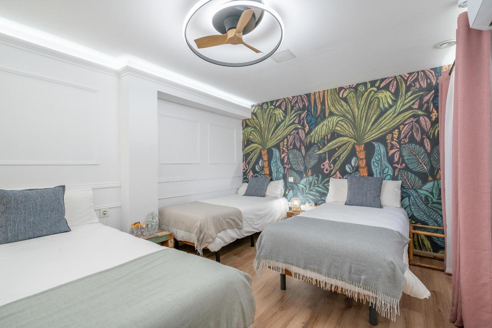 Las Brisas エステポナ 部屋 写真