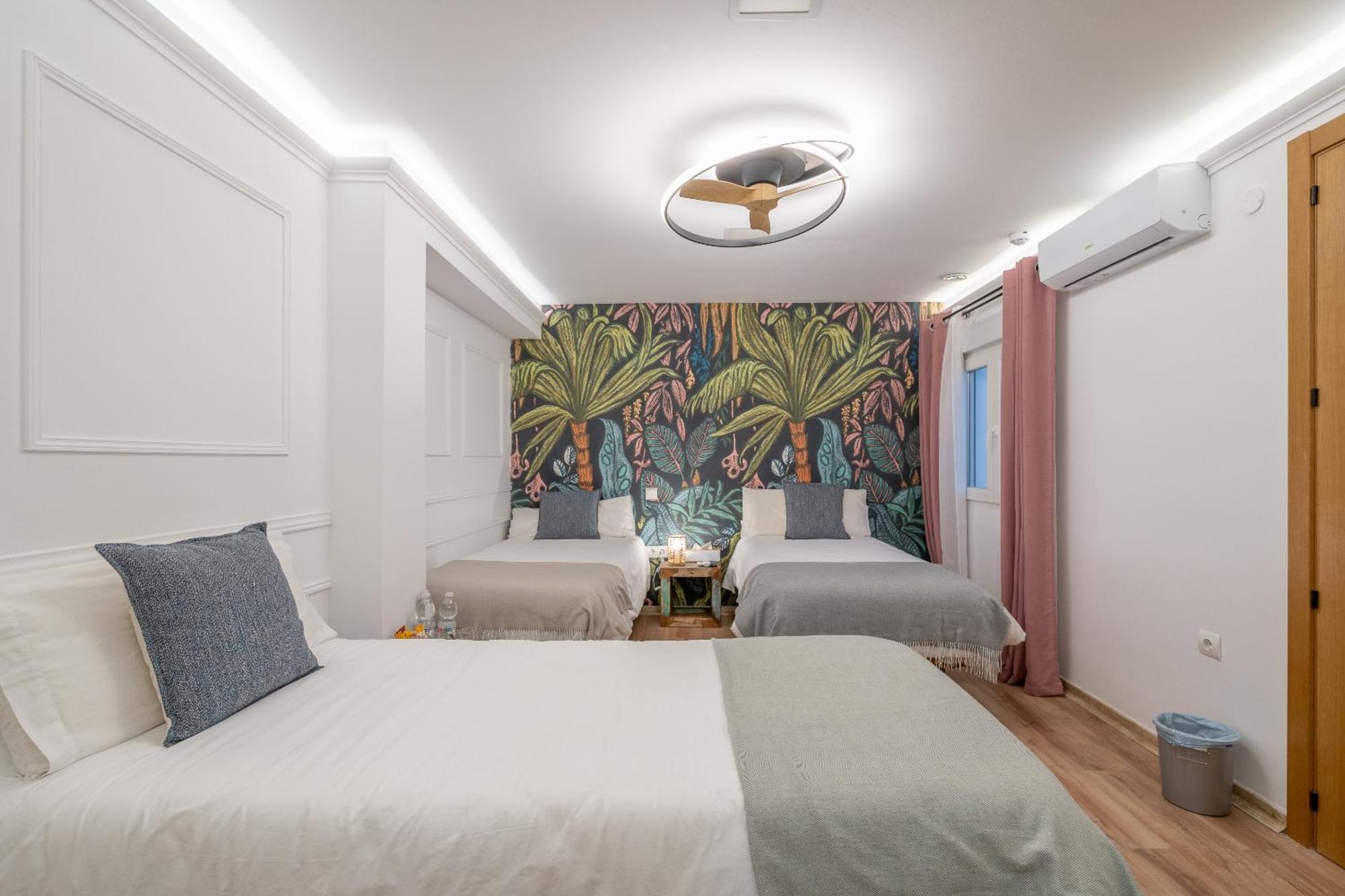 Las Brisas エステポナ 部屋 写真