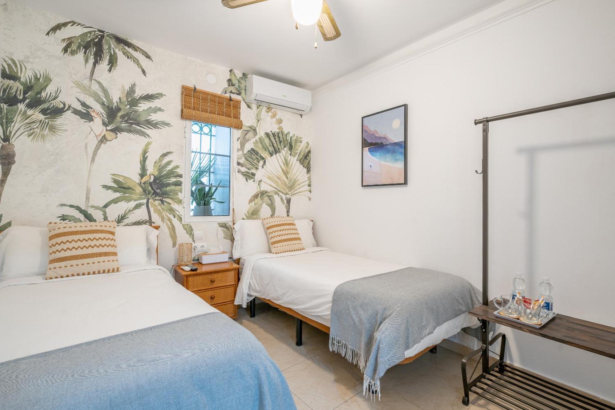 Las Brisas エステポナ 部屋 写真